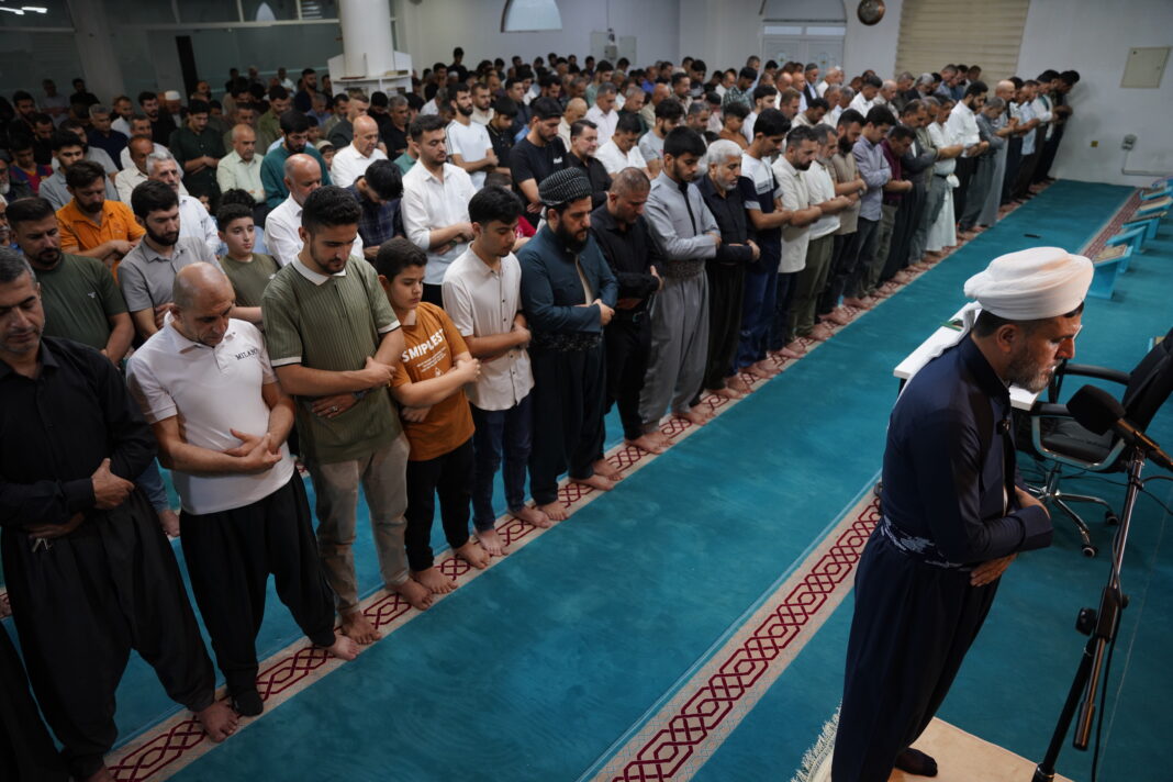 لە مزگەوتەکانی کوردستاندا شەوی مانگگیران بە نزا و پەرستش بەڕێکرا - تۆڕی ...